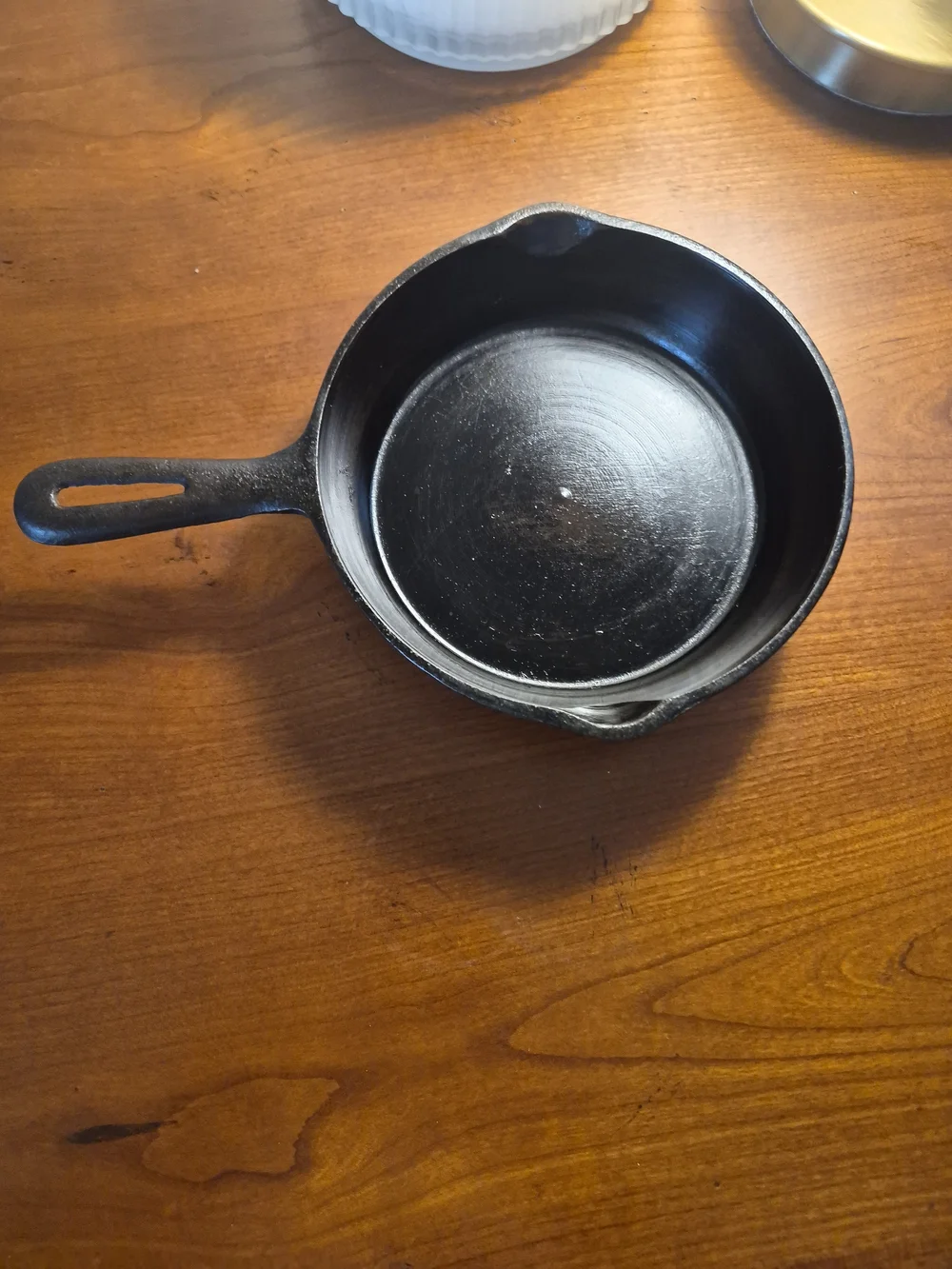 Vintage Pre-Seasoned Black Cast Iron Skillet with Pour Spouts
